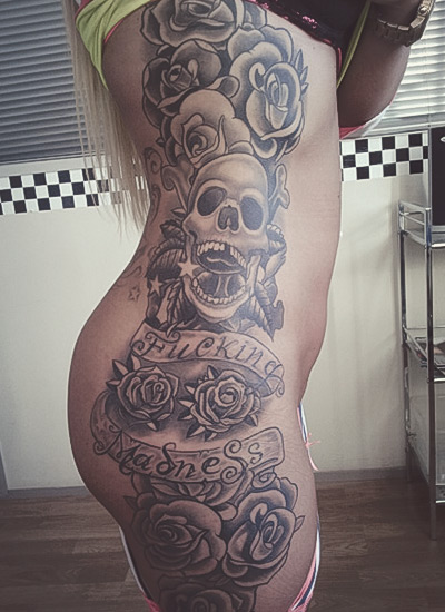 Rosas e Caveira, Old School Tattoo